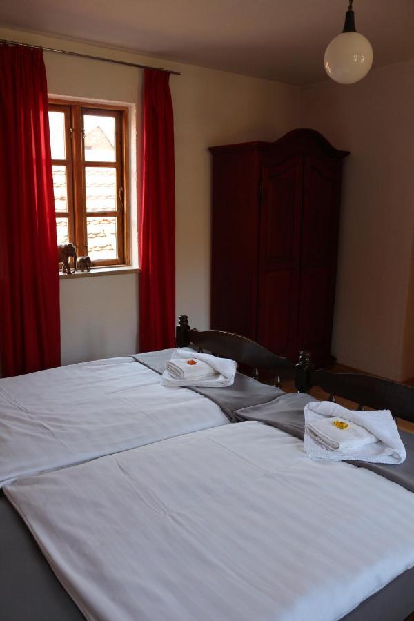 Altstadtcafe Und Pension Havelberg Bagian luar foto