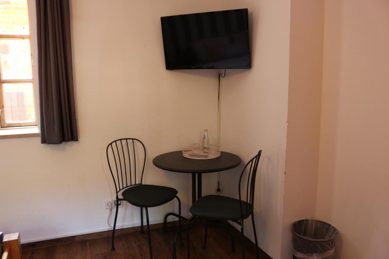 Altstadtcafe Und Pension Havelberg Bagian luar foto