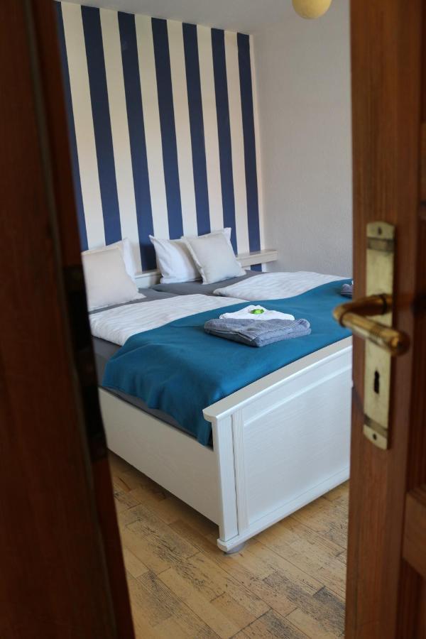 Altstadtcafe Und Pension Havelberg Bagian luar foto
