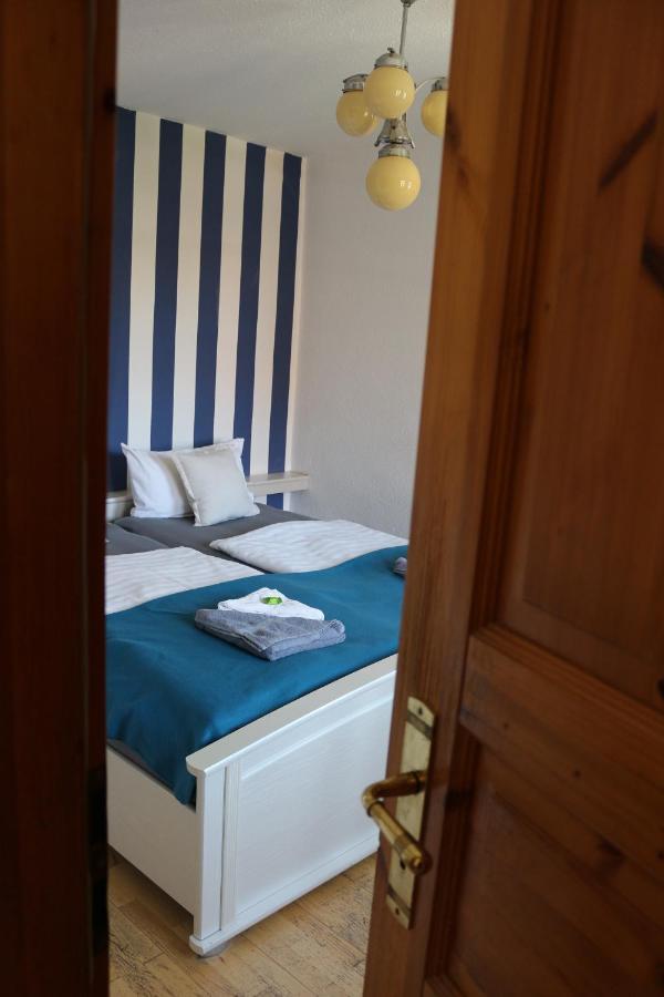 Altstadtcafe Und Pension Havelberg Bagian luar foto