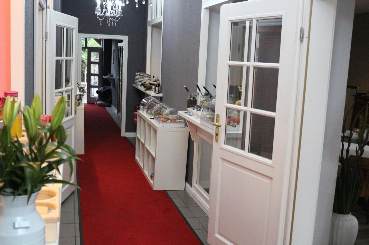 Altstadtcafe Und Pension Havelberg Bagian luar foto