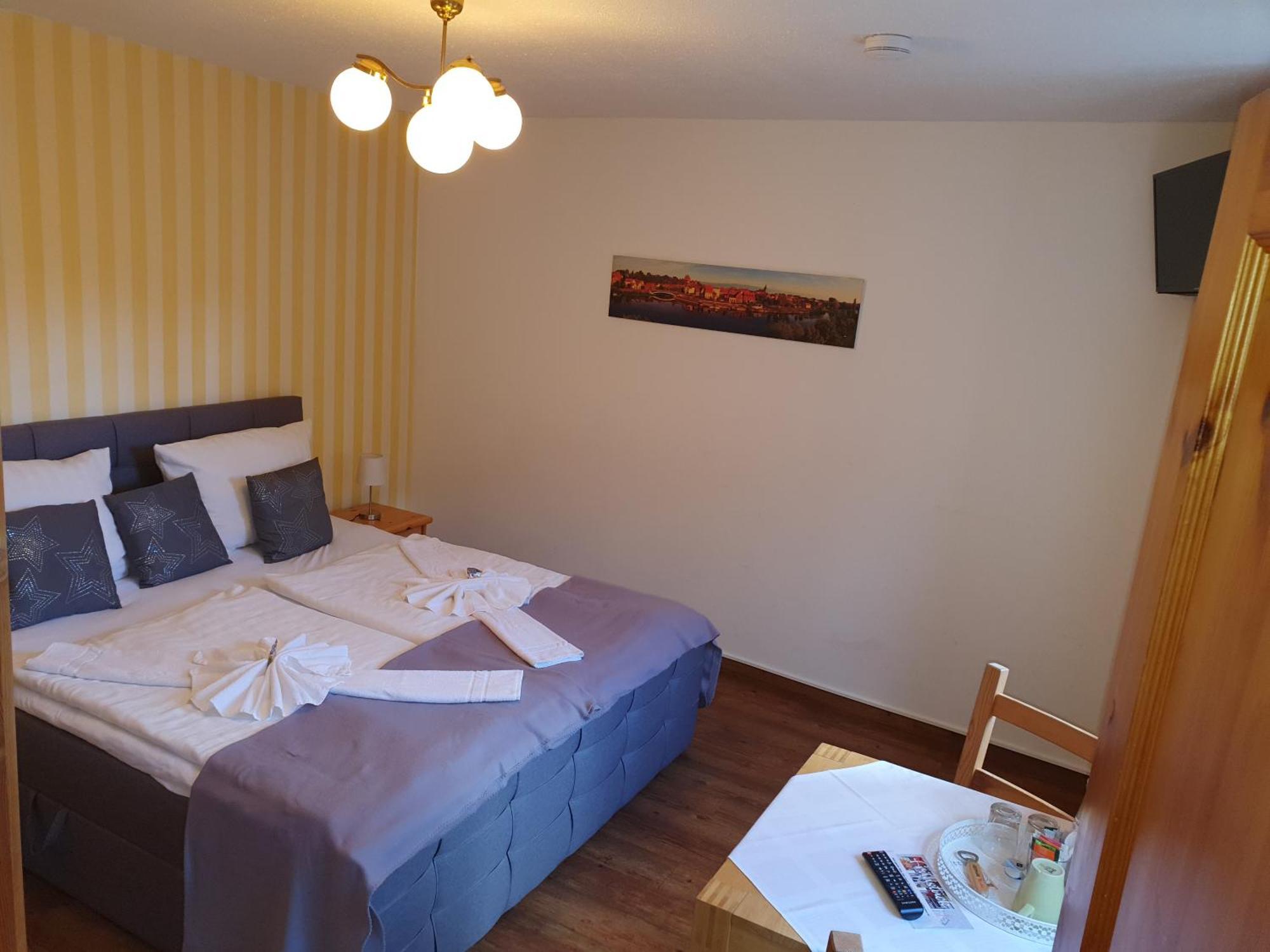 Altstadtcafe Und Pension Havelberg Bagian luar foto